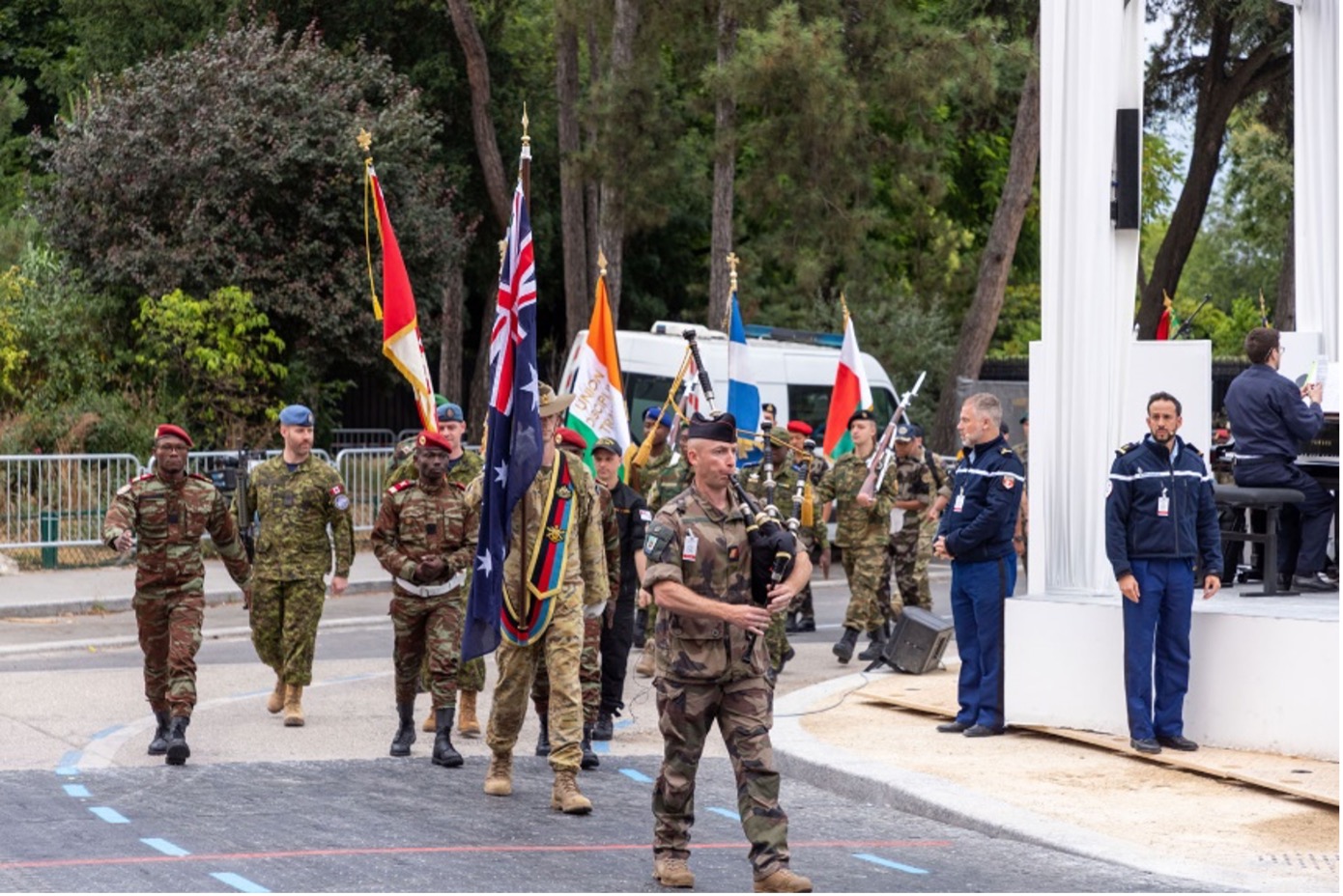 La célébration du D-Day au son des cornemuses